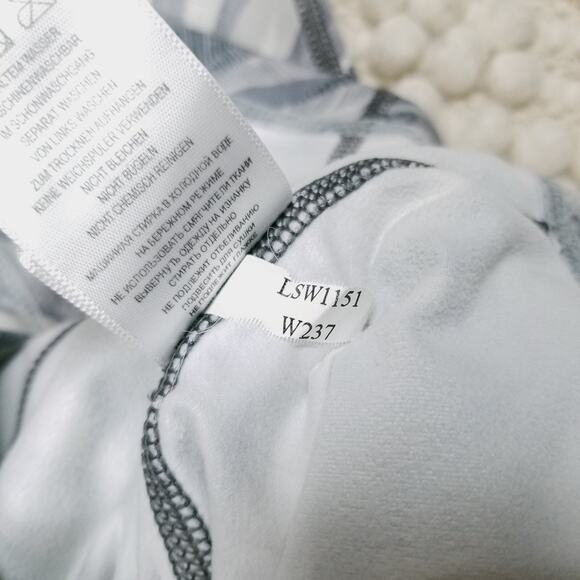 Lole Gray Print Quarter Zip Long Sleeve Shirt Sz Extra Small - Picture 10 of 12